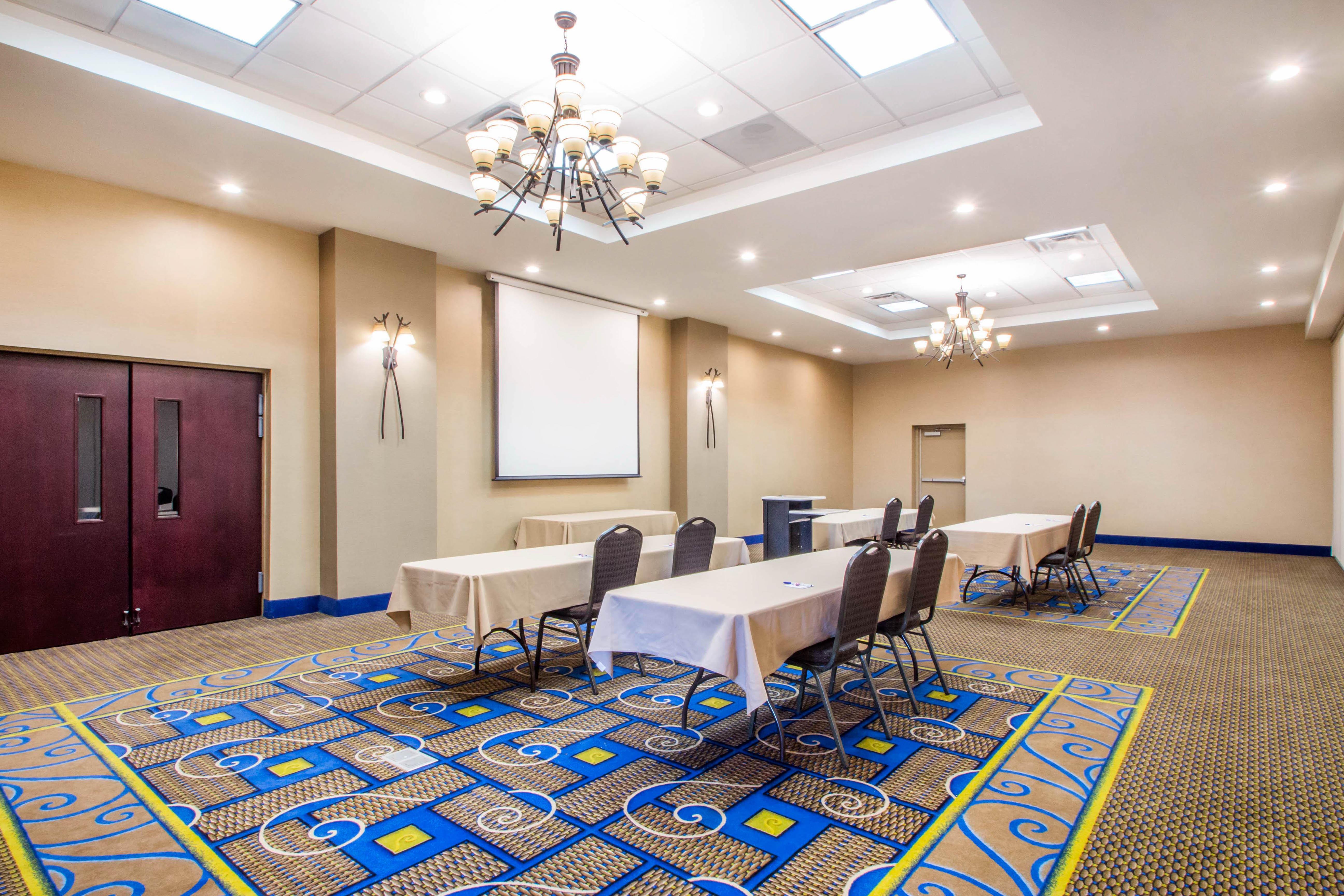 Holiday Inn Express & Suites - Albany Airport - Wolf Road By Ihg Exterior foto
