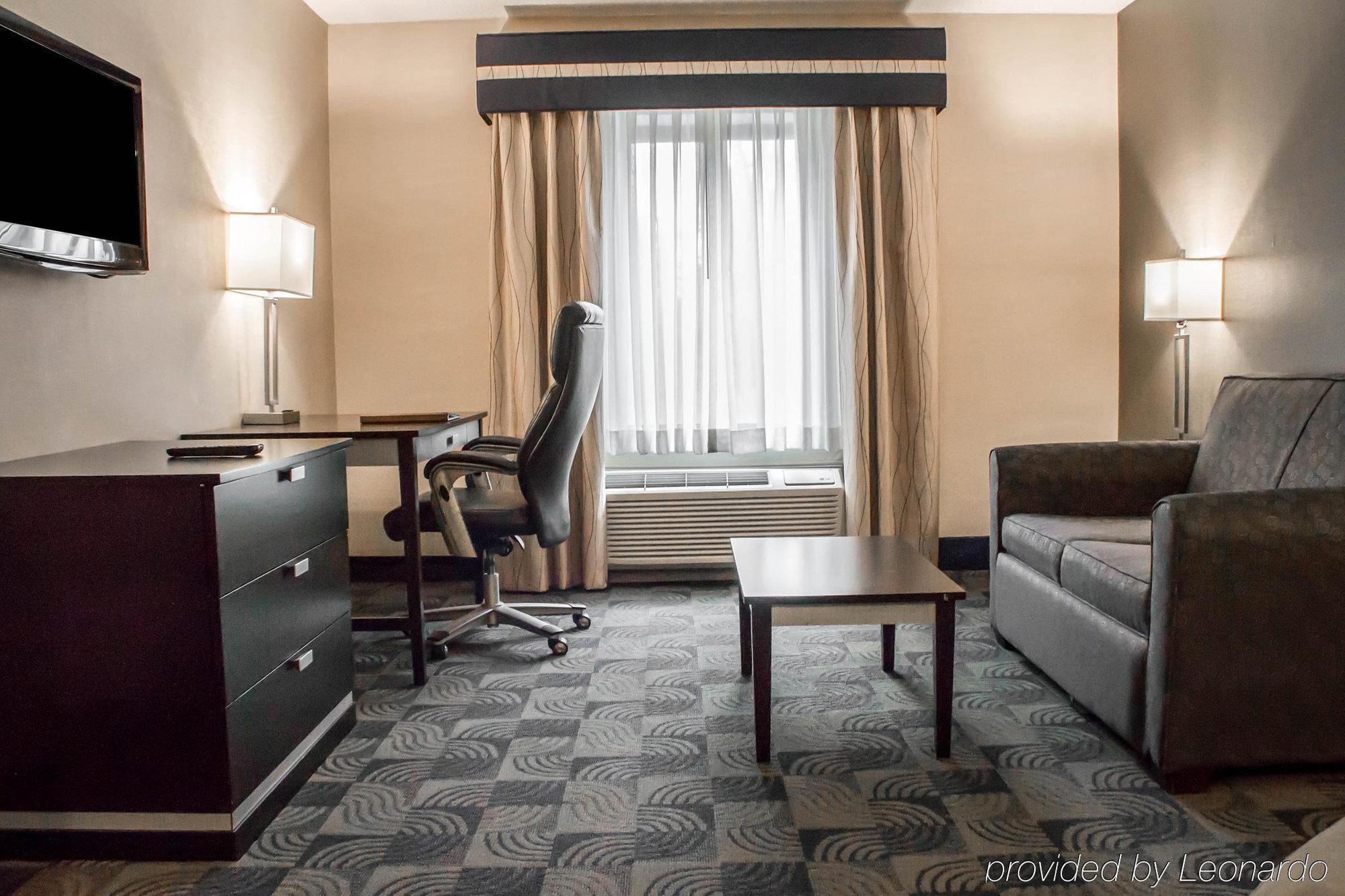 Holiday Inn Express & Suites - Albany Airport - Wolf Road By Ihg Exterior foto